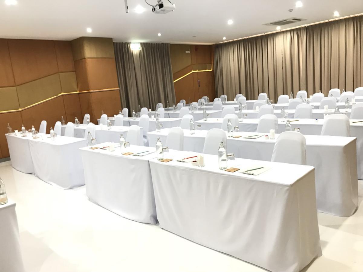 Anna-Nava Pakkret Hotel Нонтабури Екстериор снимка